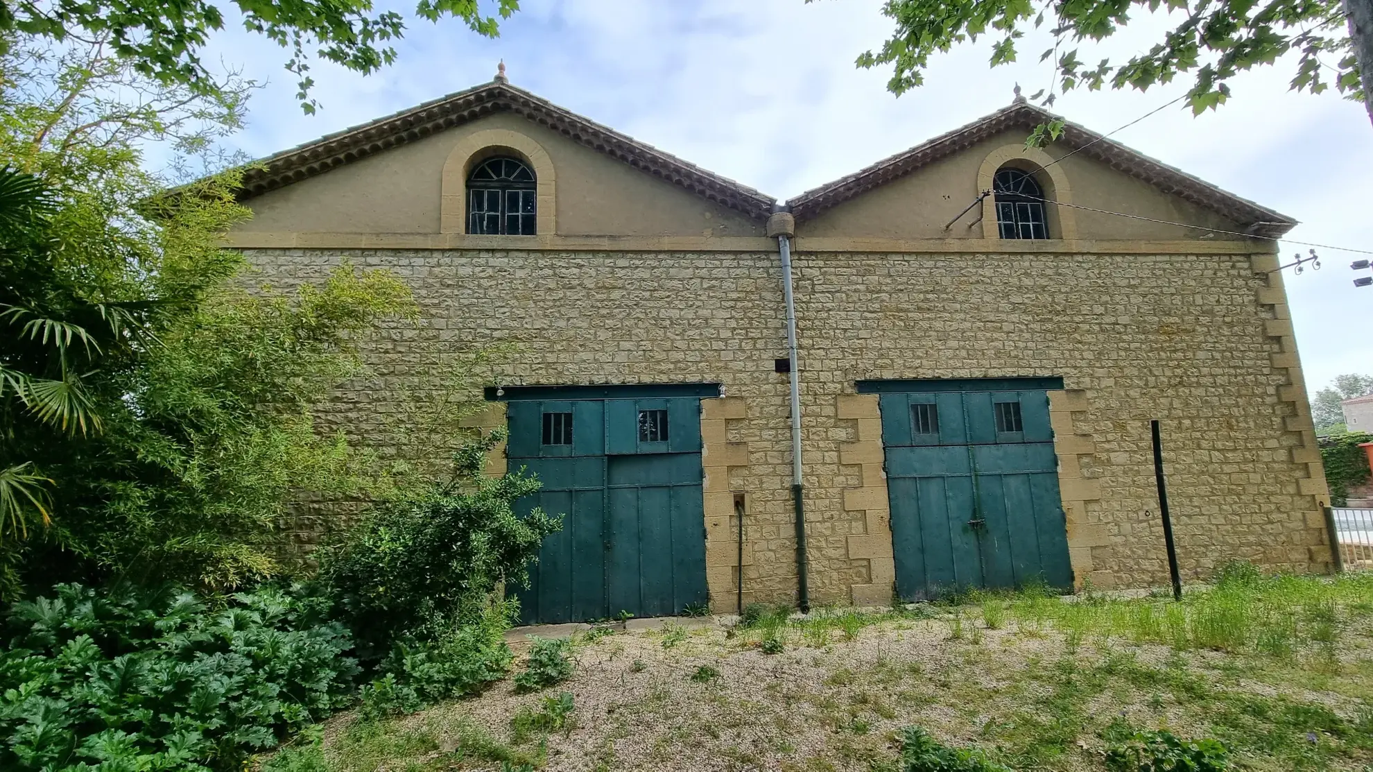 Ensemble de bâtiments en pierre de 740 m² avec terrain à Comps 