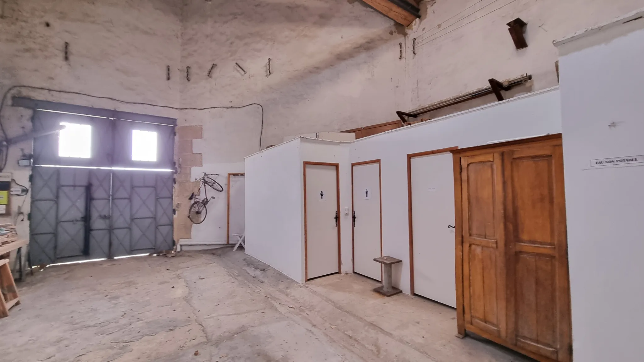 Ensemble de bâtiments en pierre de 740 m² avec terrain à Comps 