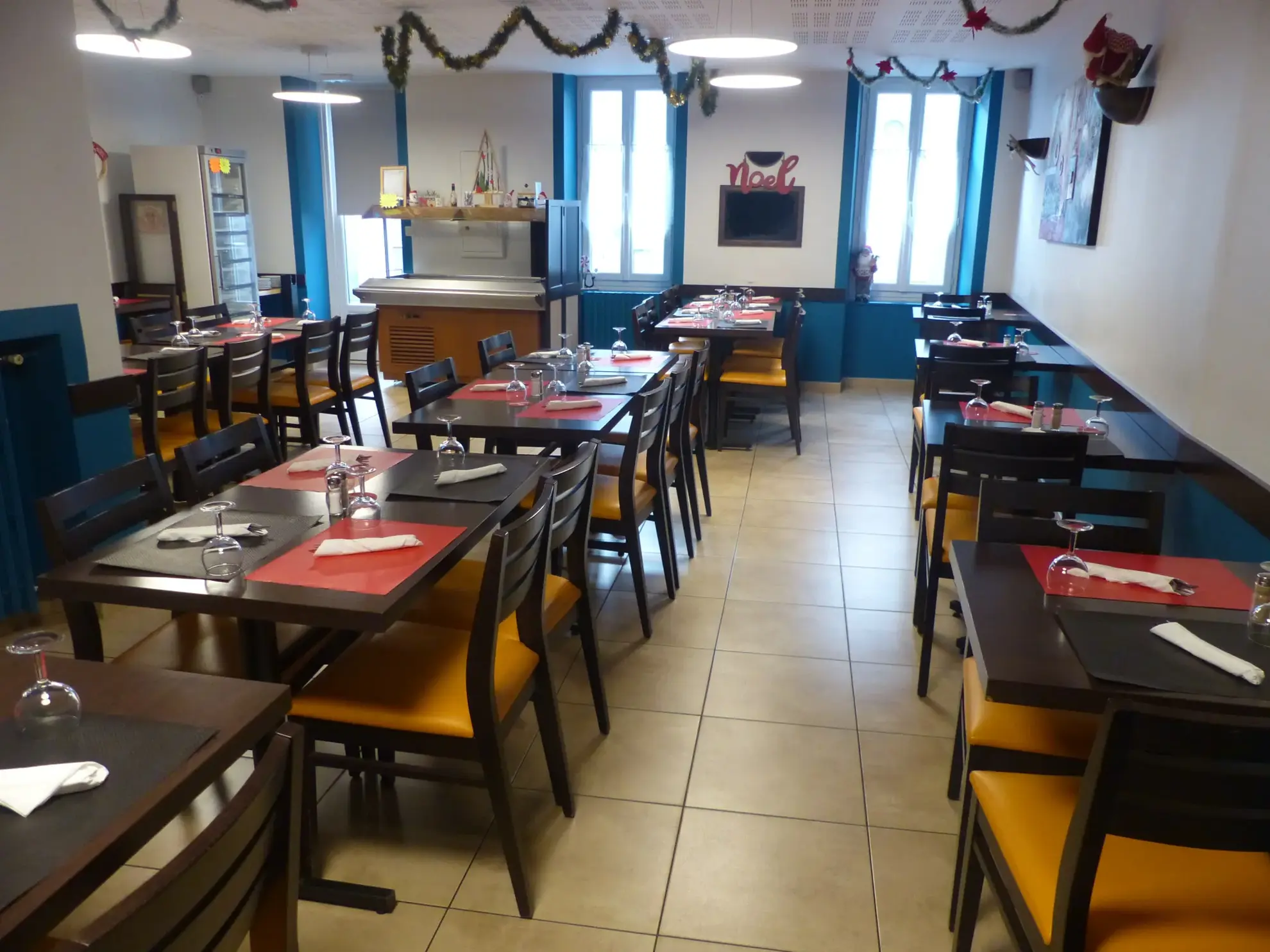 Fonds de commerce restaurant et hôtel aux Herbiers, secteur Cholet, 250 m²