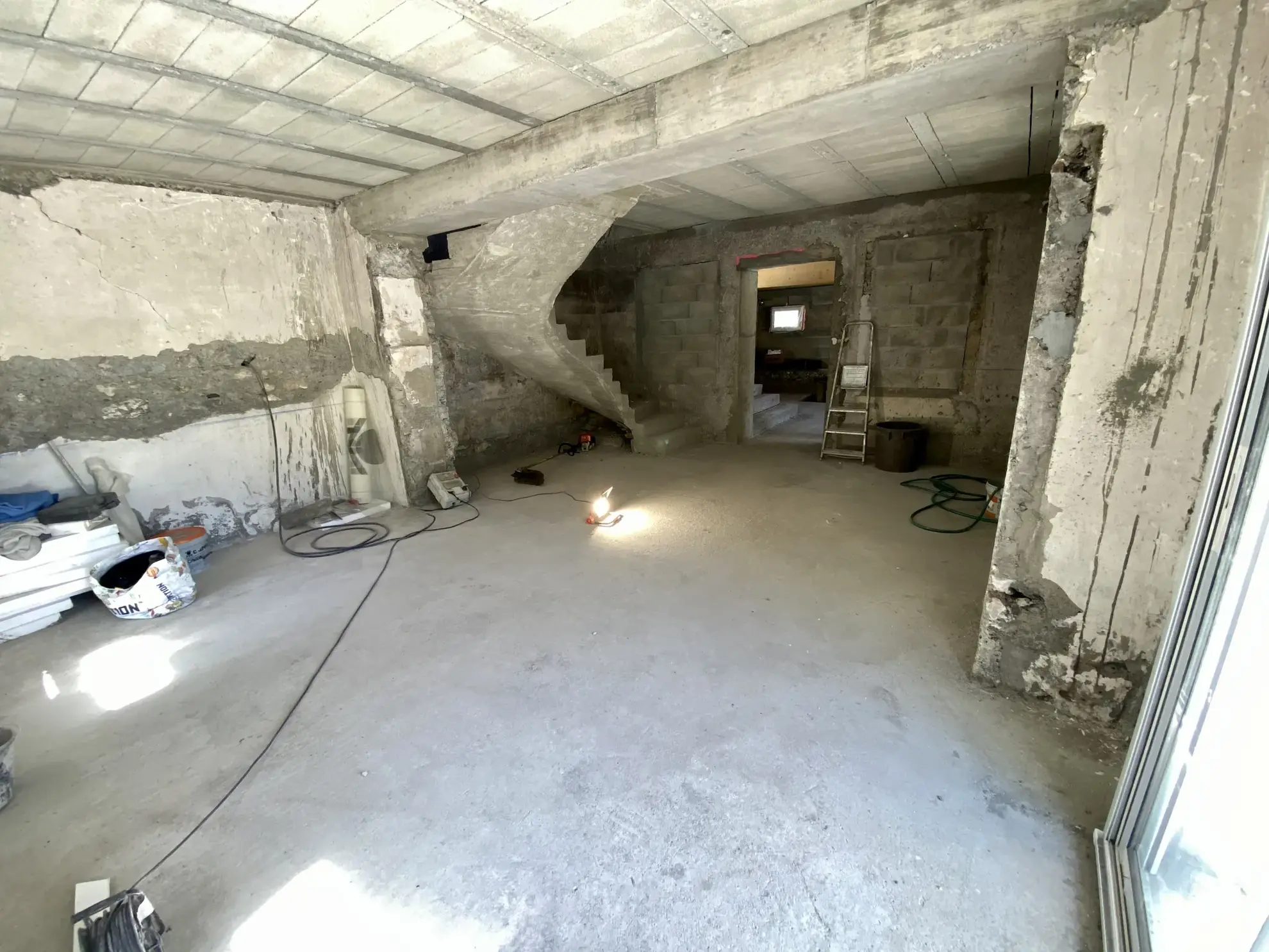 Maison à rénover avec potentiel à Saint-Jean-de-Maurienne 