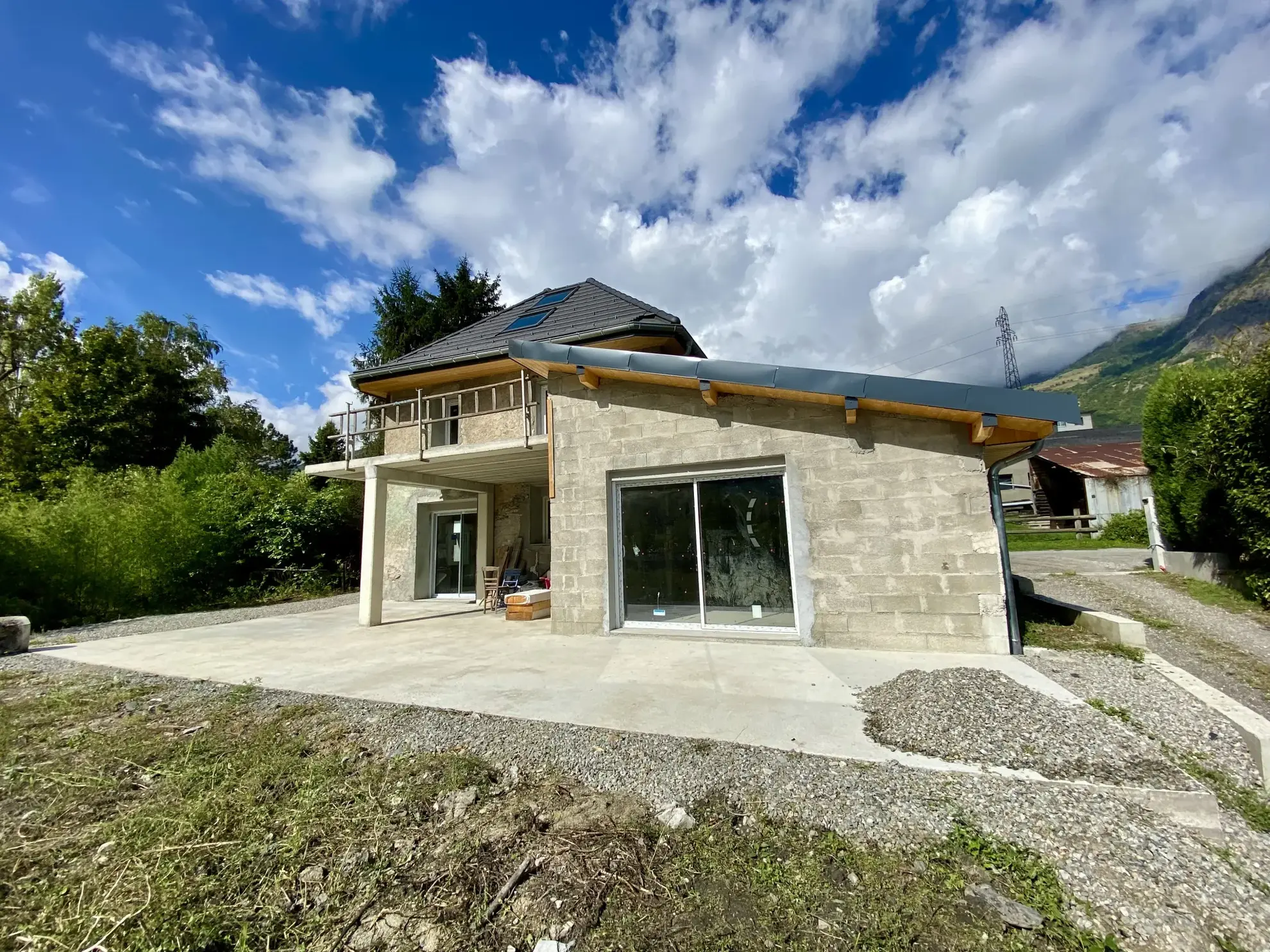 Maison à rénover avec potentiel à Saint-Jean-de-Maurienne 