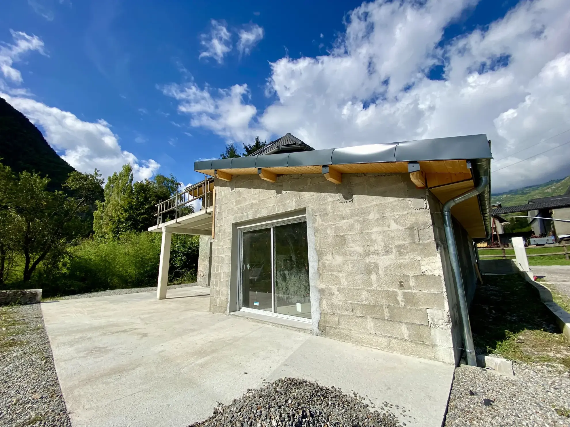 Maison à rénover avec potentiel à Saint-Jean-de-Maurienne 
