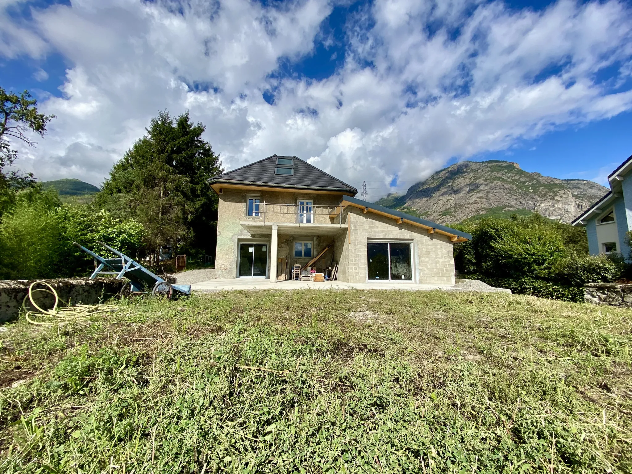 Maison à rénover avec potentiel à Saint-Jean-de-Maurienne