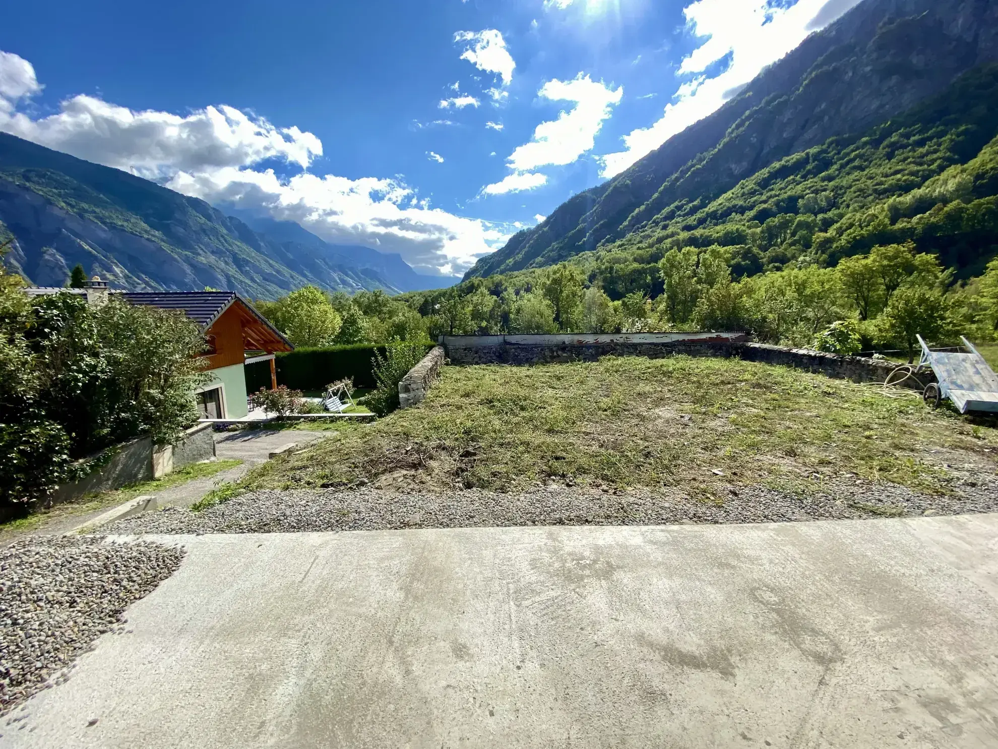 Maison à rénover avec potentiel à Saint-Jean-de-Maurienne 