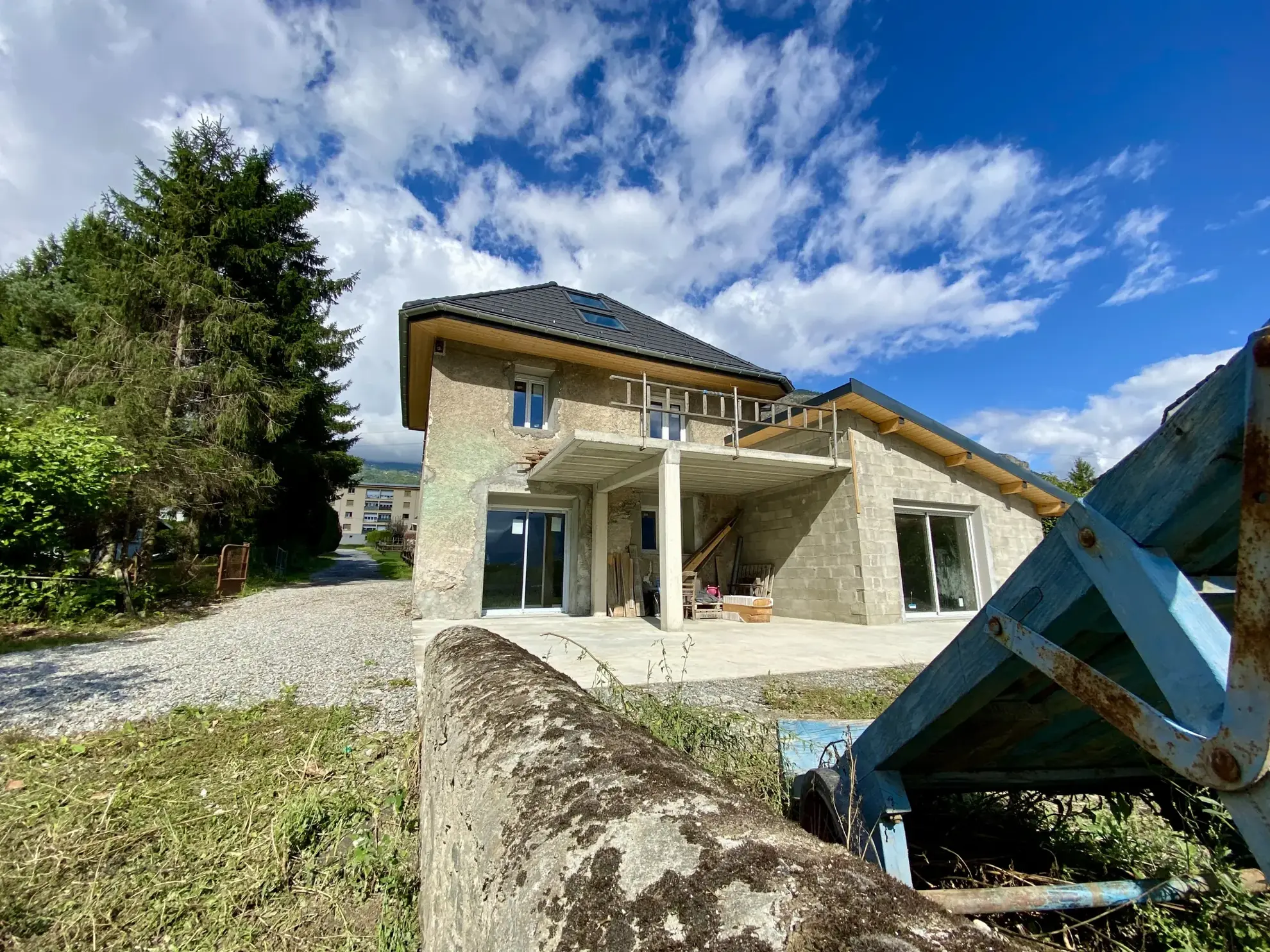 Maison à rénover avec potentiel à Saint-Jean-de-Maurienne 