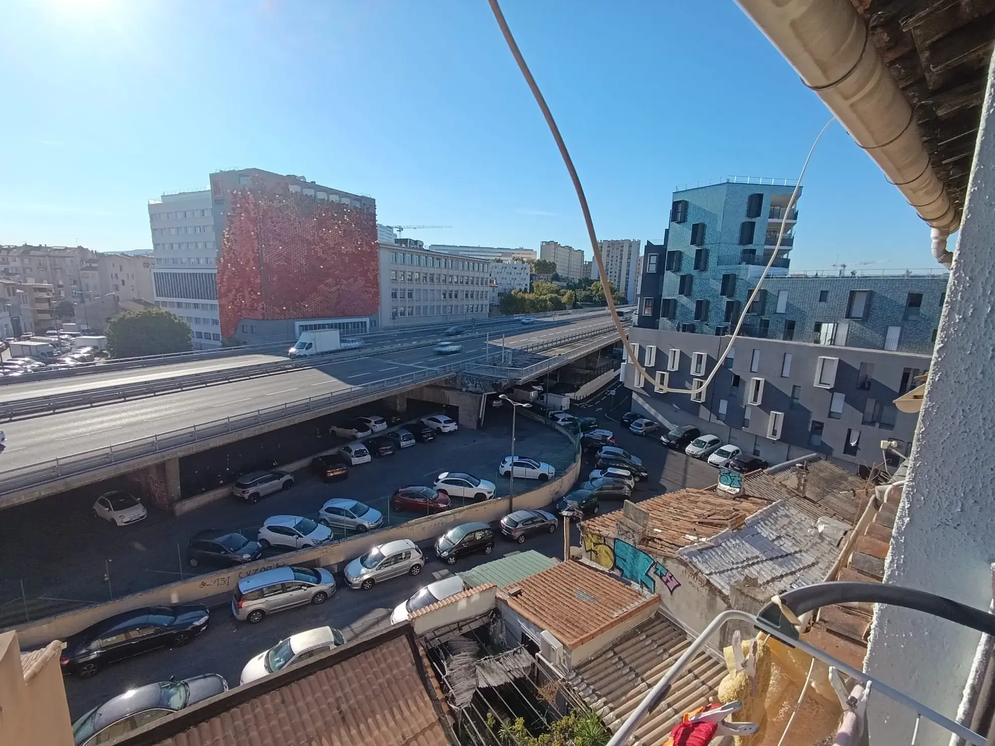 Appartement T2 loué avec balcon et vue dégagée à Marseille Saint Lazare 