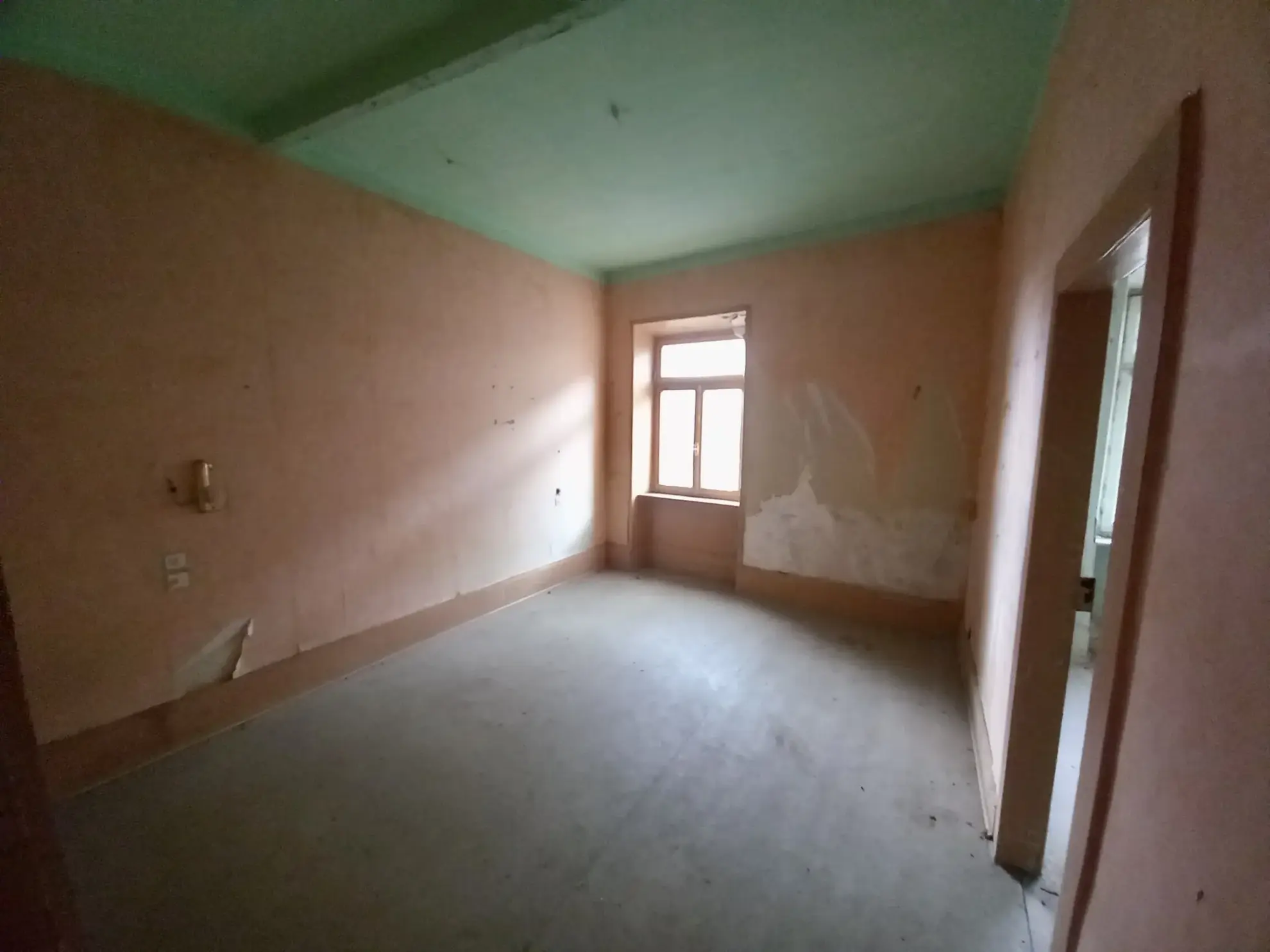 Grande maison de village de 300 m² à Diedendorf avec terrain et potentiel d’investissement 