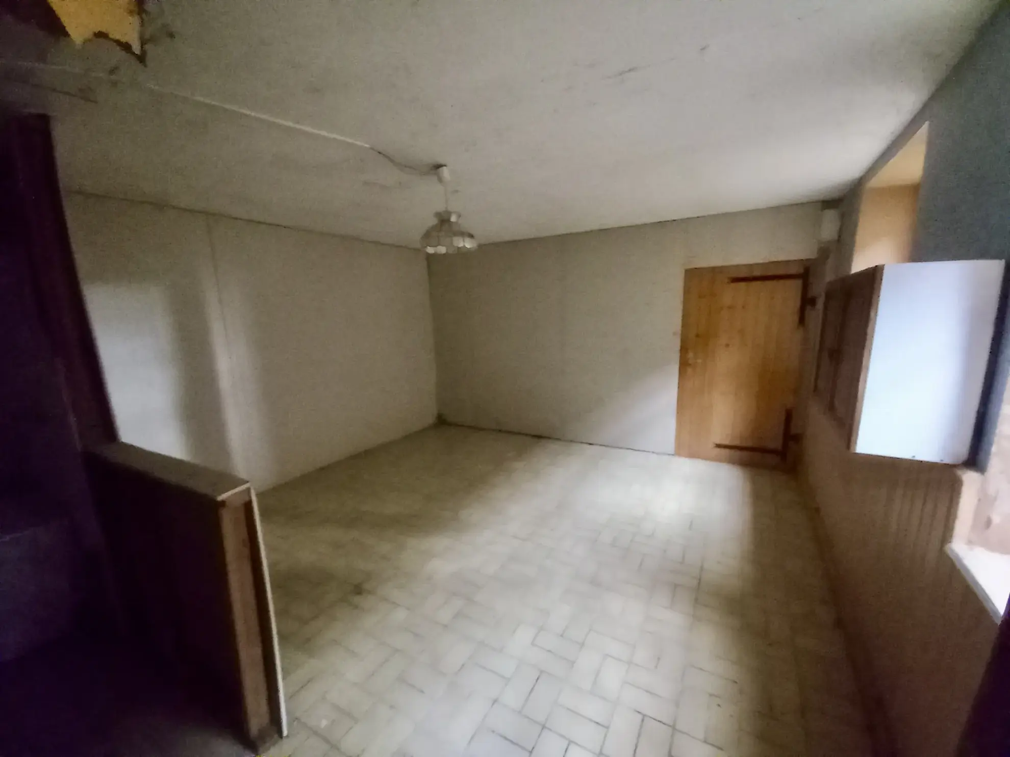 Grande maison de village de 300 m² à Diedendorf avec terrain et potentiel d’investissement 