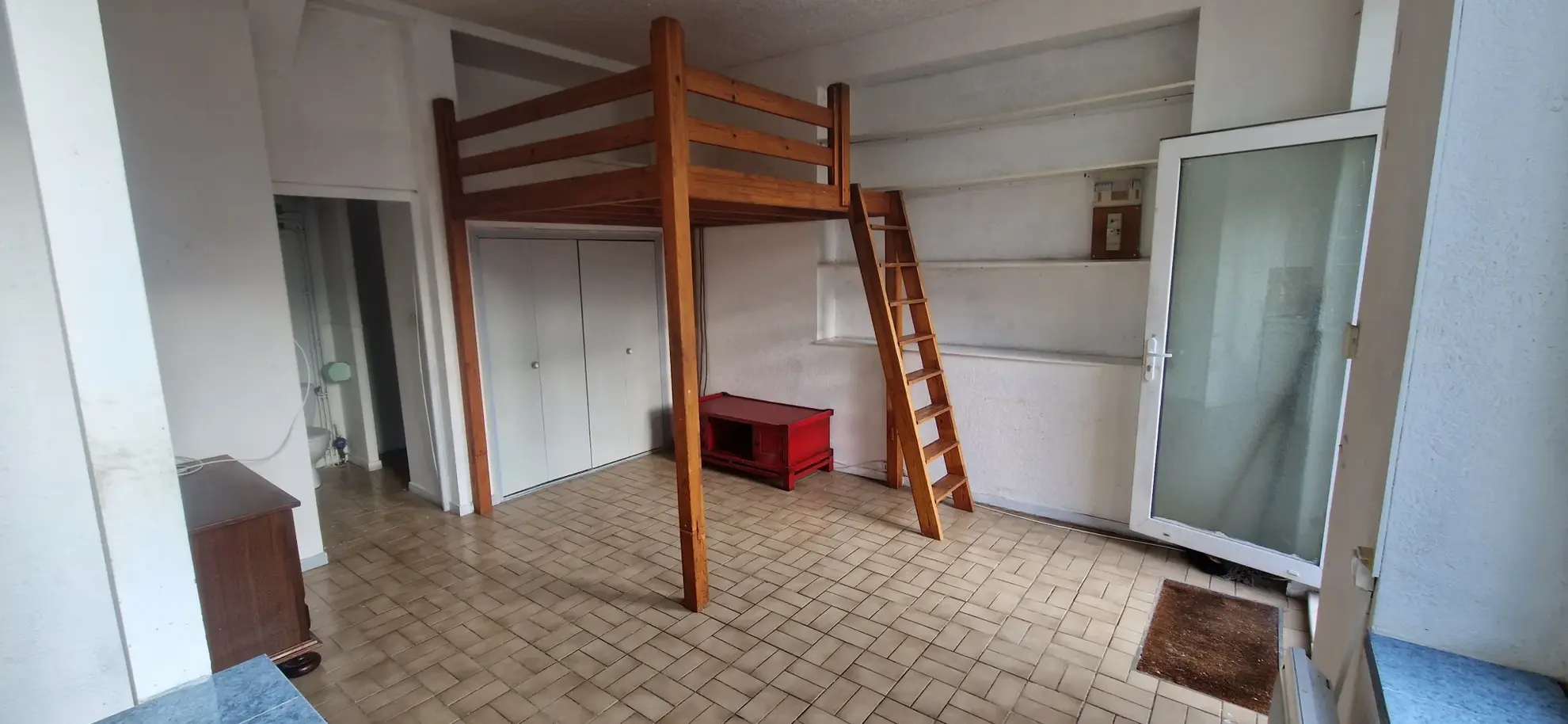 Studio avec mezzanine à vendre à Besançon - Opportunité d'investissement 