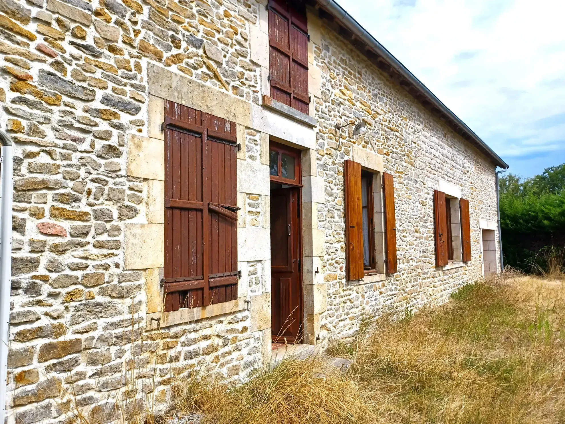 Maison de campagne à vendre avec grand terrain de 20000 m² à Langeron