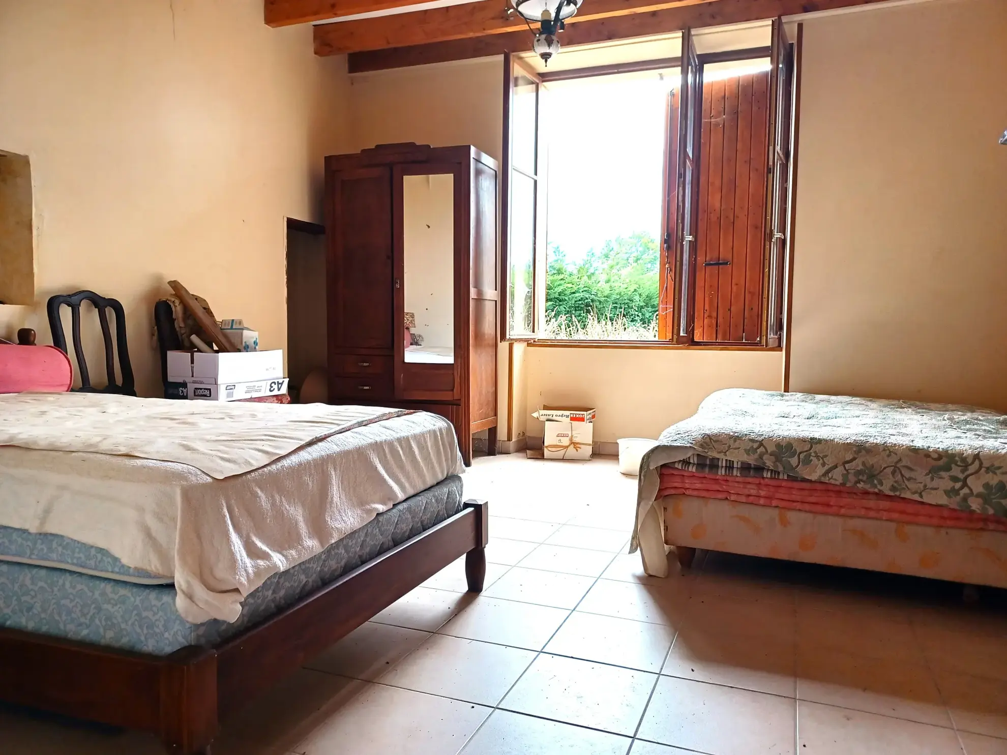 Maison de campagne à vendre avec grand terrain de 20000 m² à Langeron 