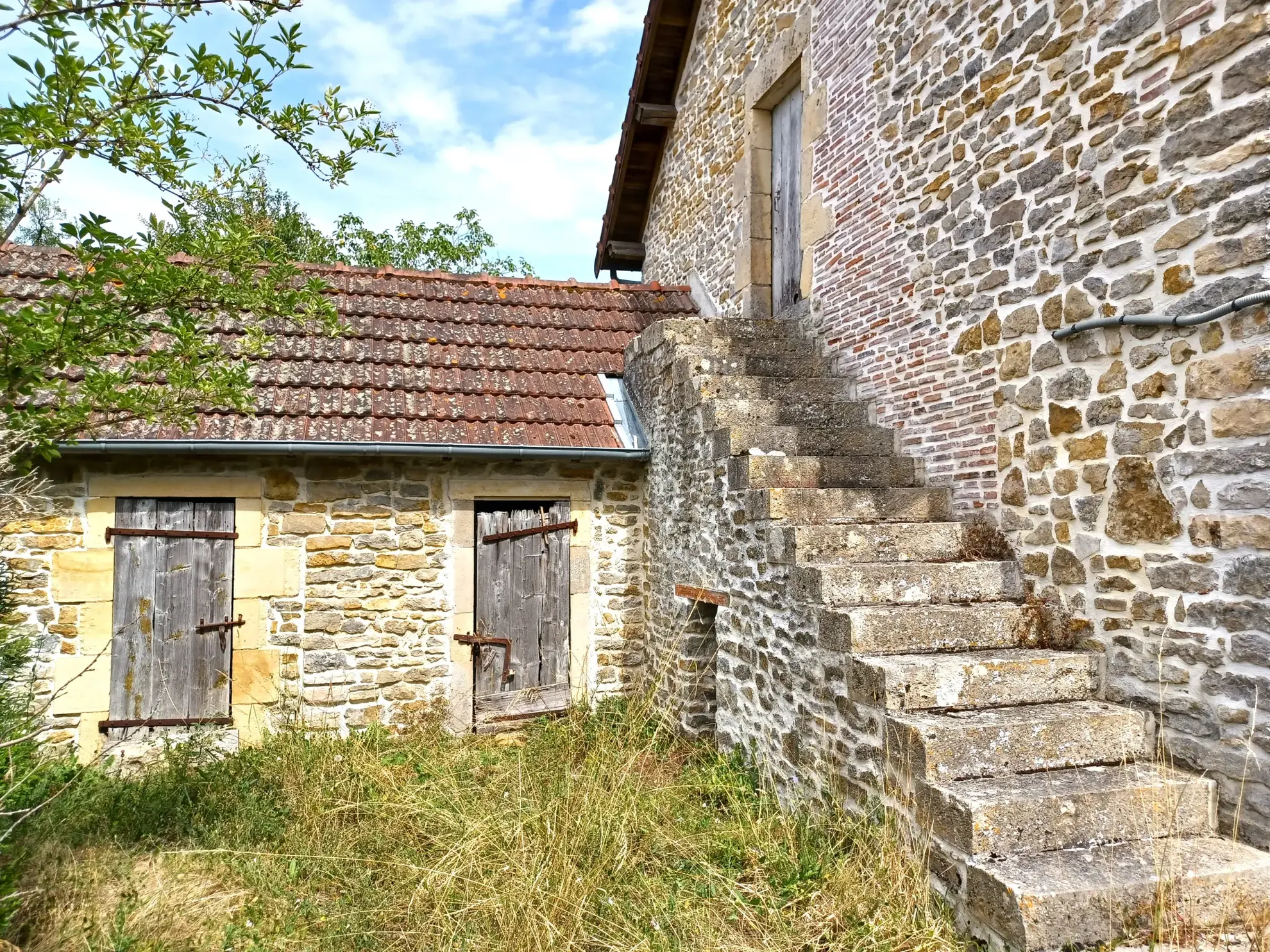 Maison de campagne à vendre avec grand terrain de 20000 m² à Langeron 