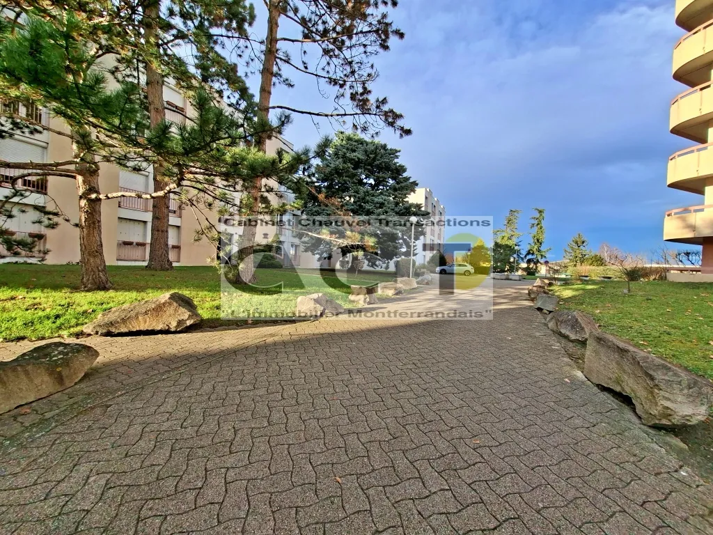 A vendre appartement 3 pièces avec garage et cave à Clermont-Ferrand 