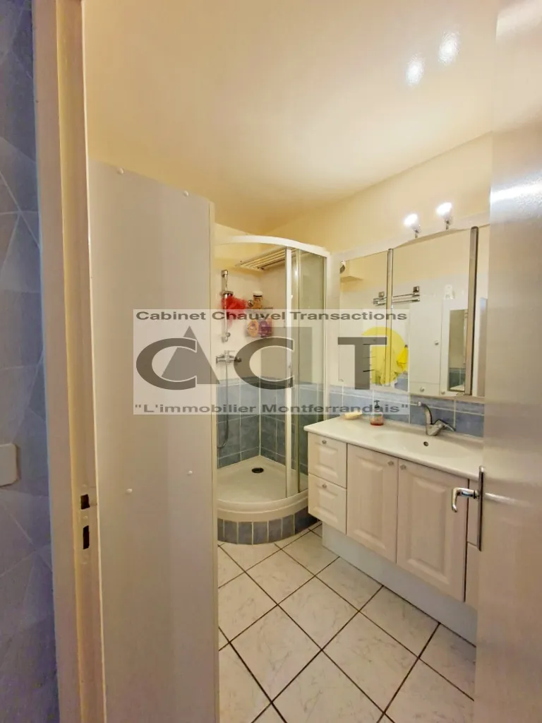 A vendre appartement 3 pièces avec garage et cave à Clermont-Ferrand 