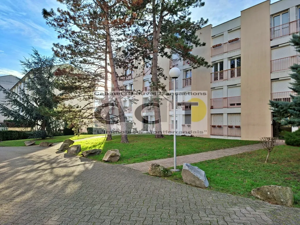 A vendre appartement 3 pièces avec garage et cave à Clermont-Ferrand 