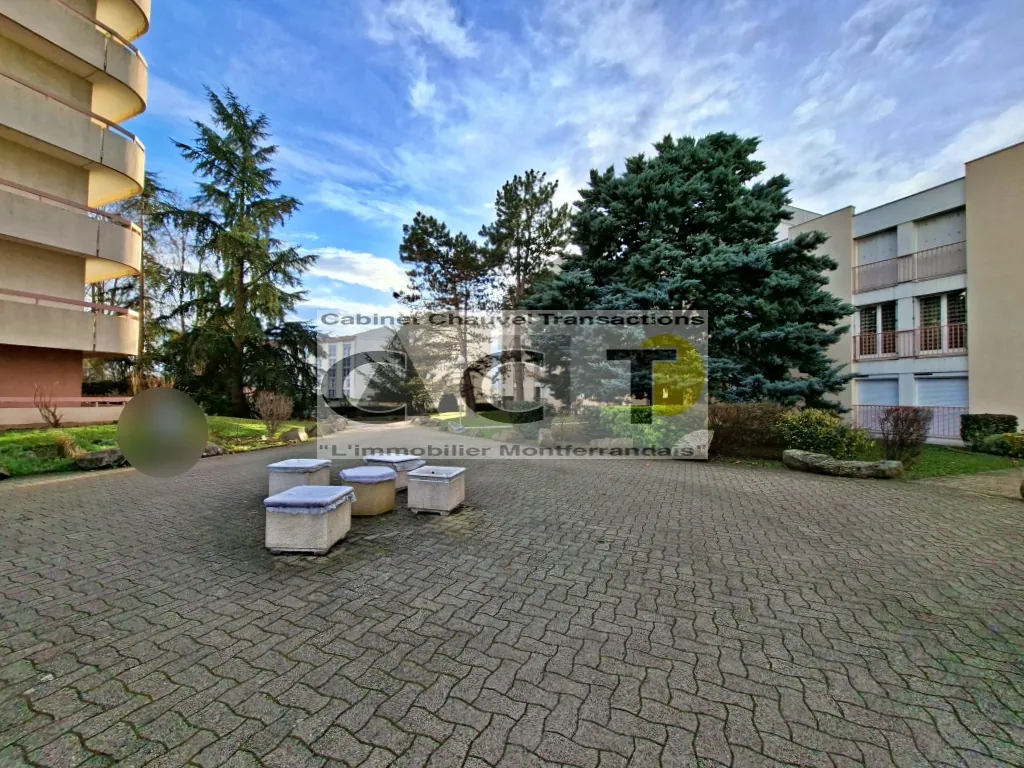 A vendre appartement 3 pièces avec garage et cave à Clermont-Ferrand 