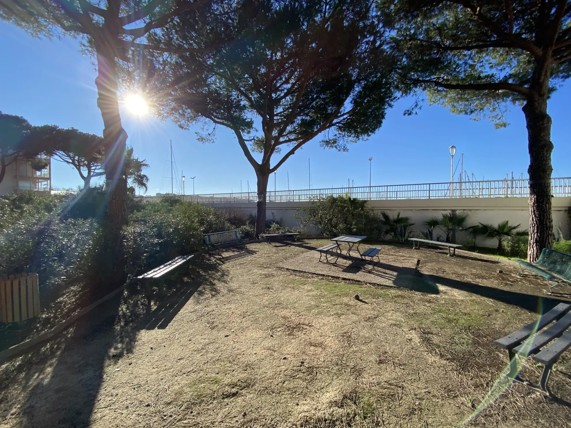 Studio meublé avec piscine et parking à Agde, proche du port et de la plage 