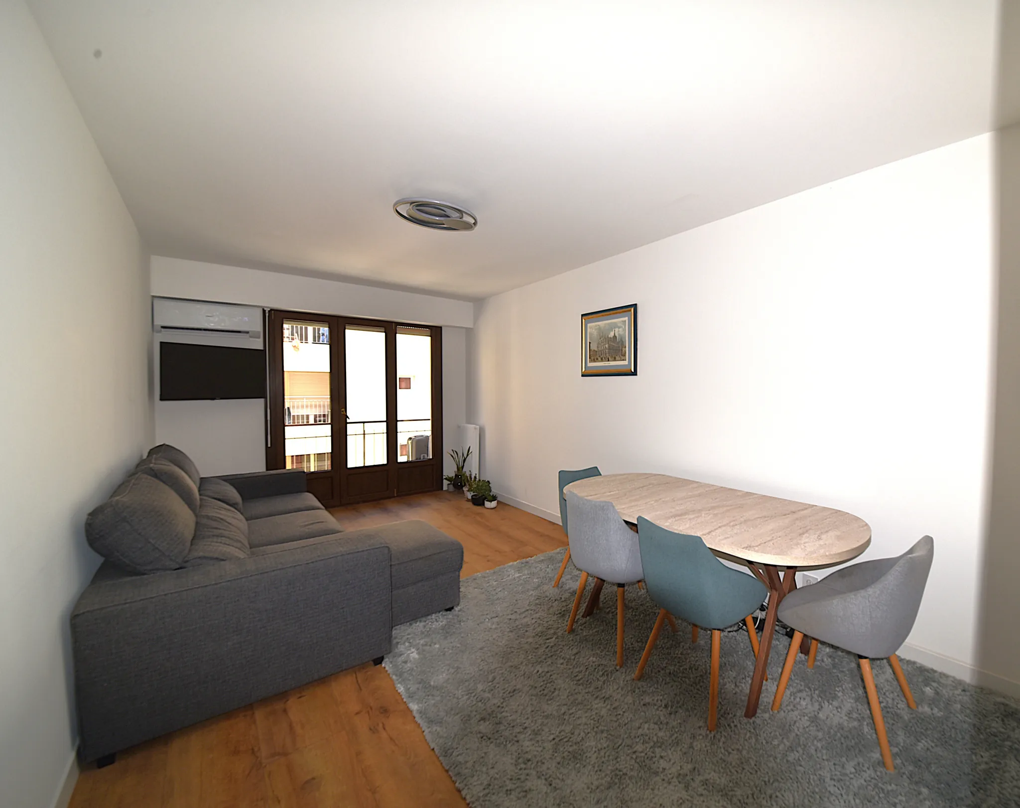 Charmant appartement 2 pièces rénové avec balcons à Nice - Quartier Bas St Roch 