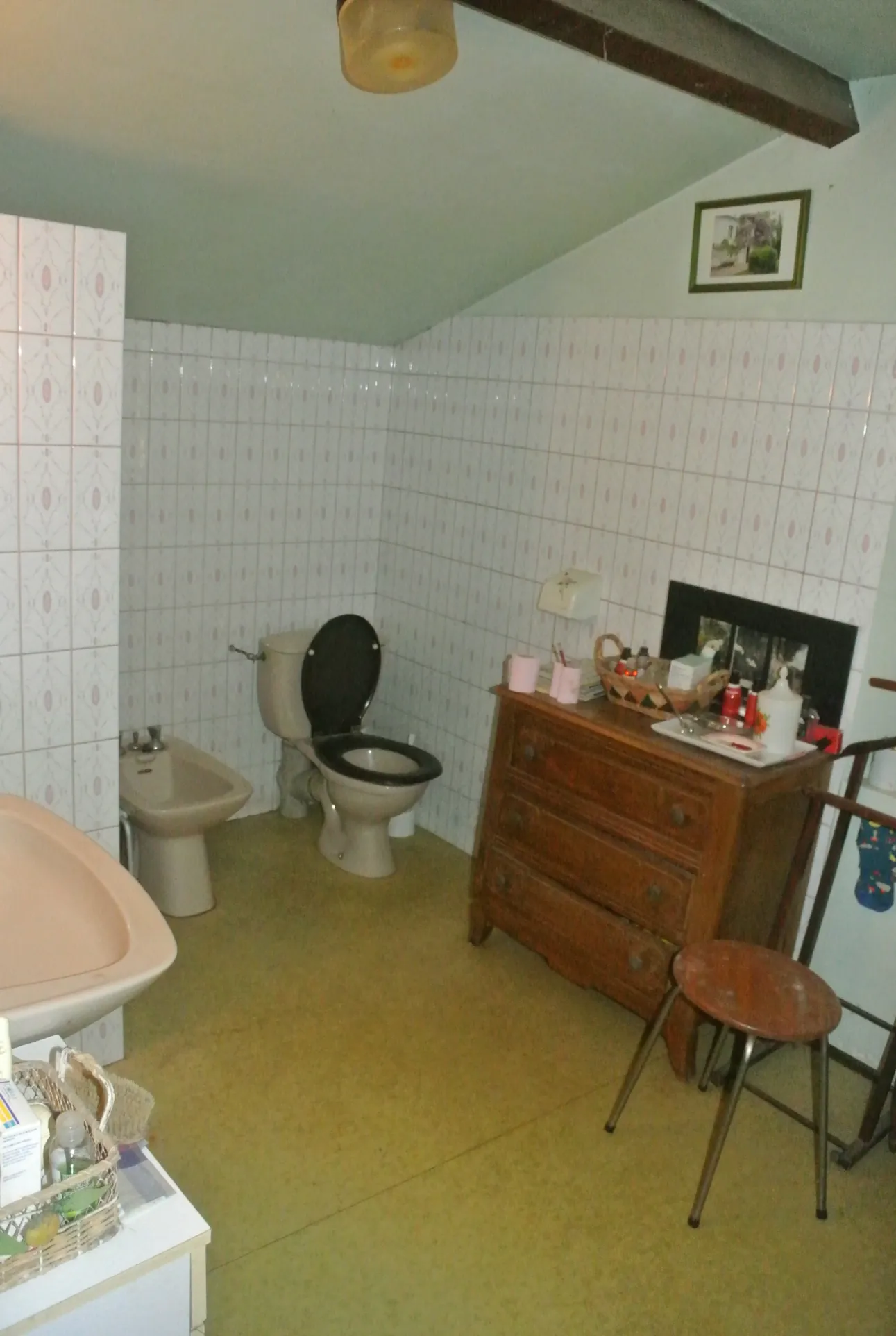 Maison de village avec patio et garages à Sainte Bazeille - Potentiel de rénovation 