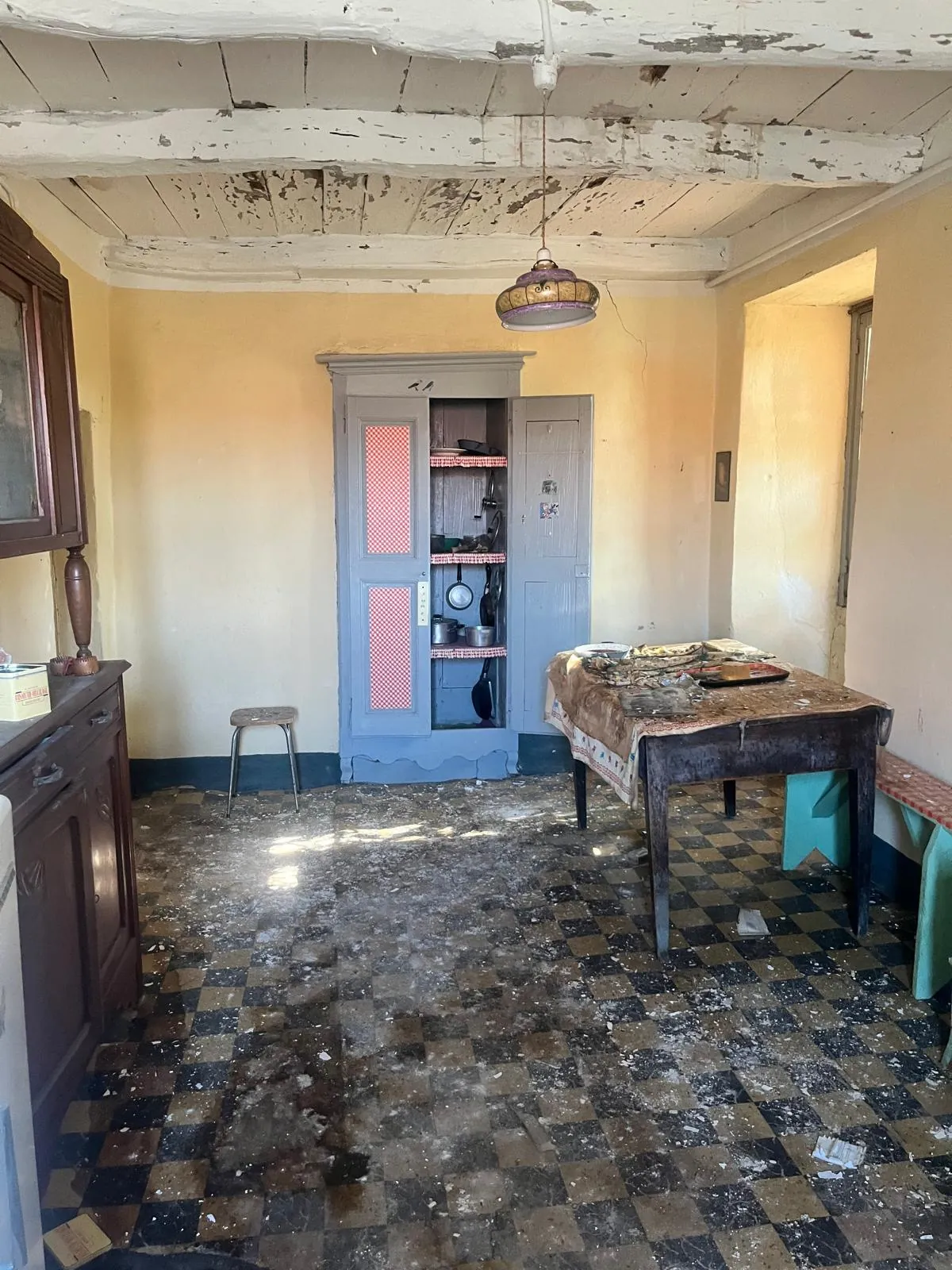 Maison à rénover de 91 m² à Bigorno avec jardin et cave 