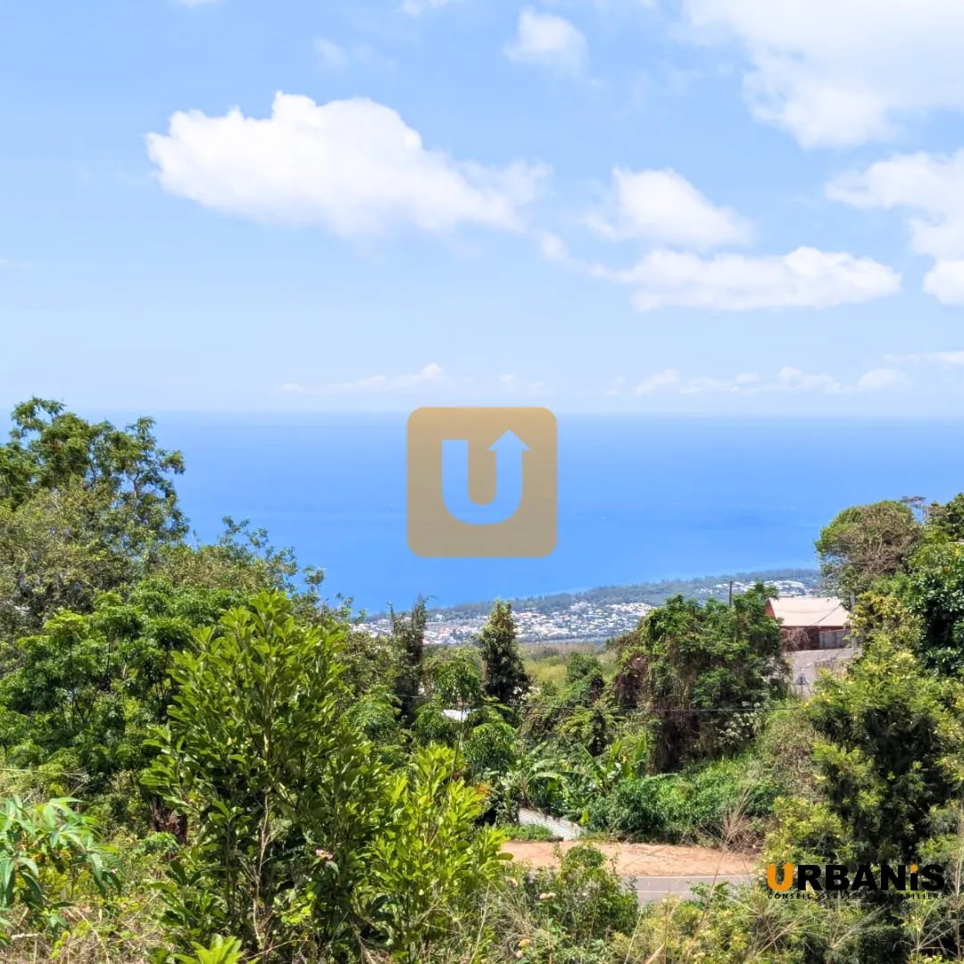 Terrain à bâtir de 870 m² avec vue mer au Guillaume, Saint Paul