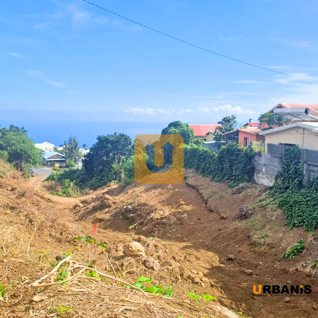 Terrain à bâtir de 870 m² avec vue mer au Guillaume, Saint Paul 