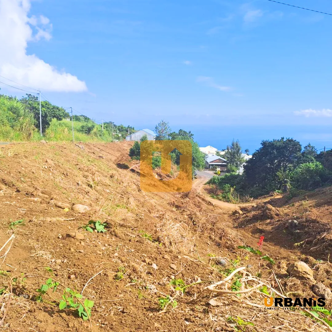 Terrain à bâtir de 870 m² avec vue mer au Guillaume, Saint Paul 