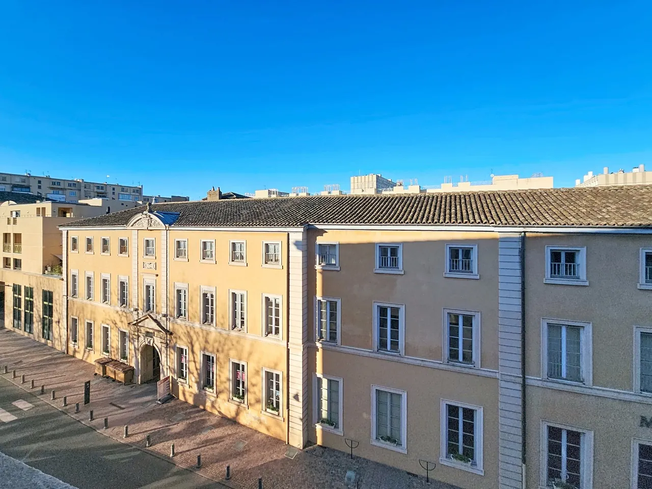 Appartement T4 récemment rénové à Villefranche-sur-Saône - Dernier étage avec cave