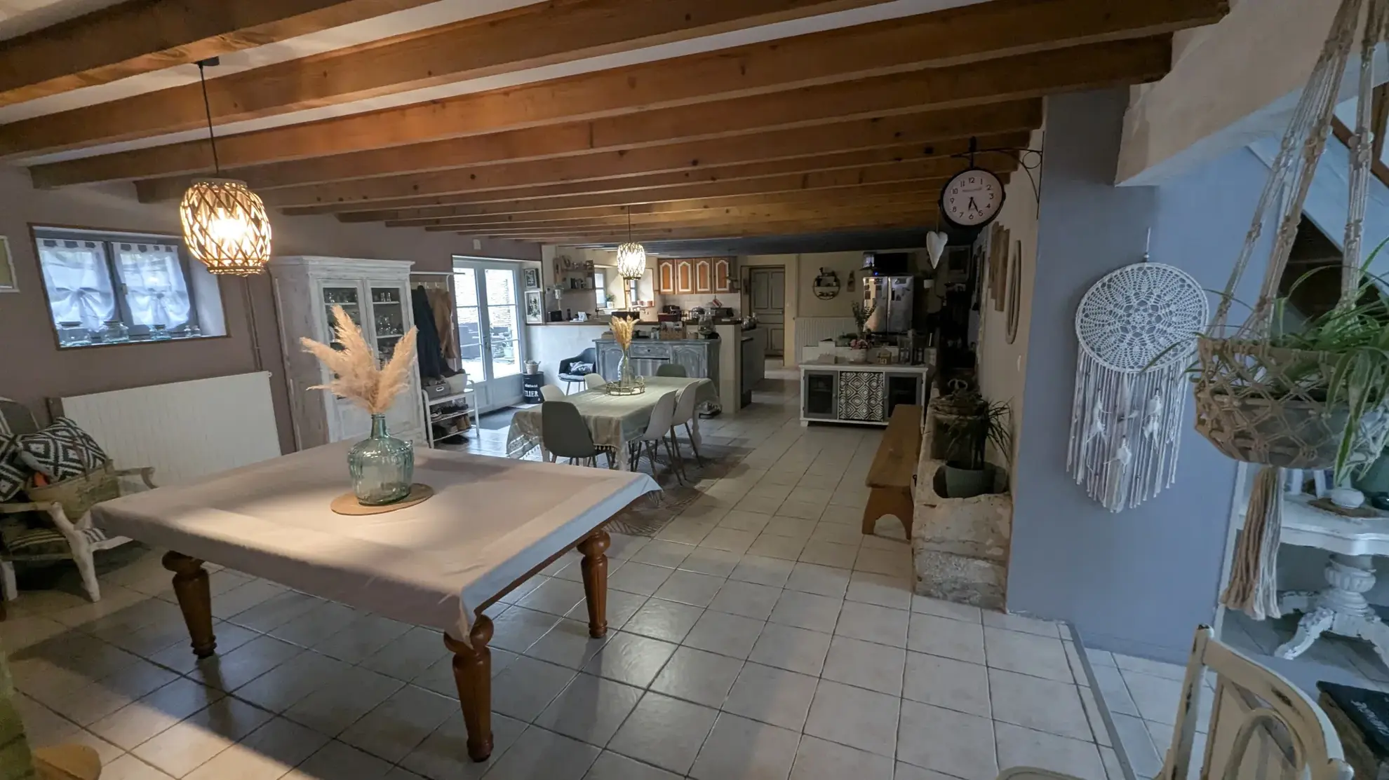 Maison familiale de 196 m² avec 3 chambres, mezzanine et terrain à Amure 