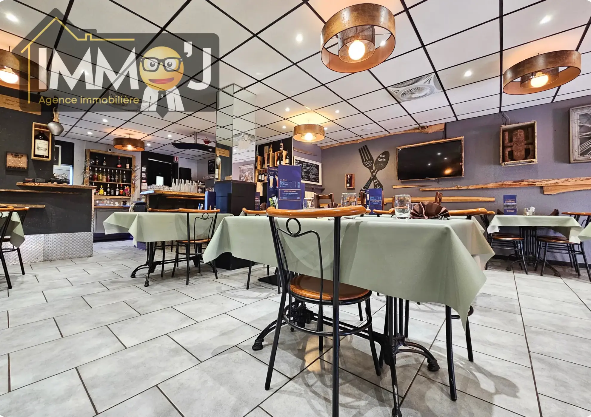 Local commercial de 162 m² à vendre à Neuves-Maisons avec terrasse et jardin 