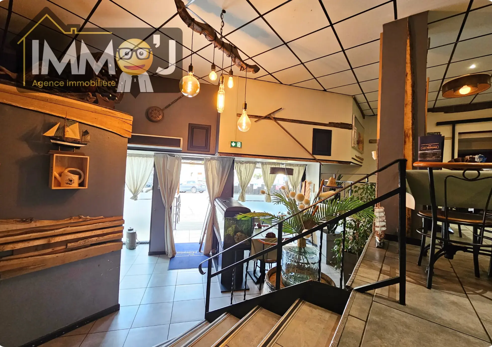 Local commercial de 162 m² à vendre à Neuves-Maisons avec terrasse et jardin 