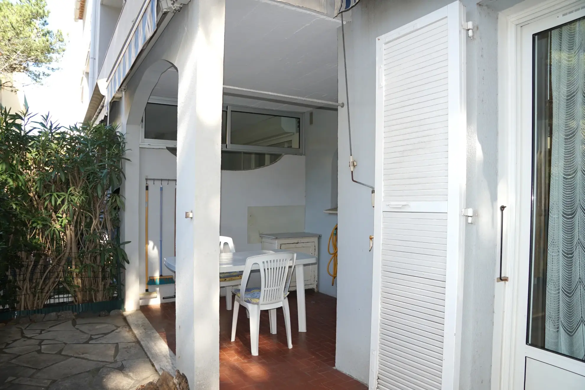 Appartement 2 pièces avec terrasse à Cavalaire-sur-Mer - Vue citadine