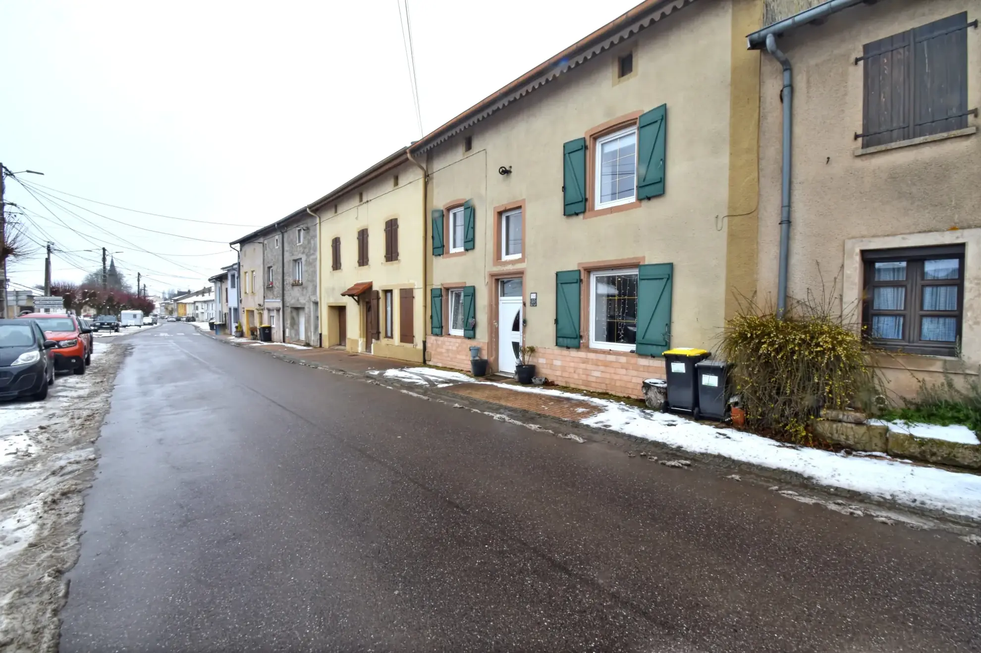 Maison de village à vendre à Courcelles-Chaussy avec jardin et cave 