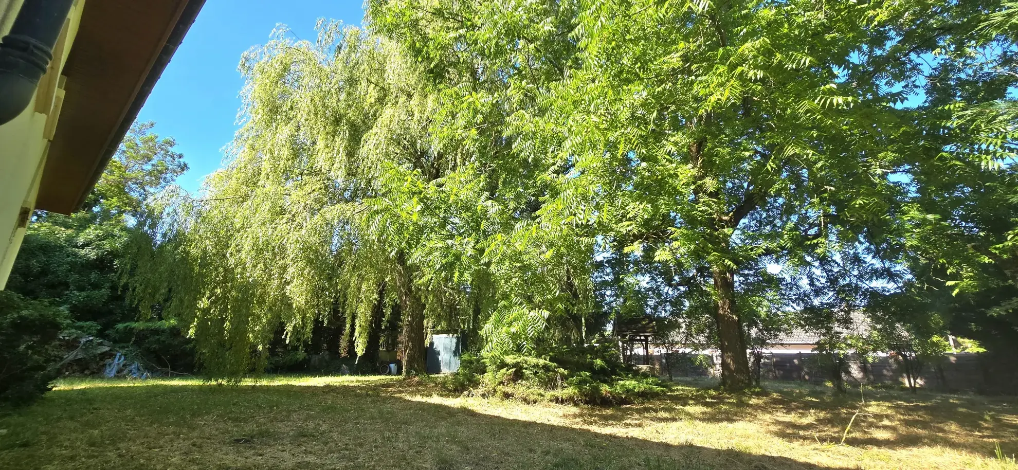 Maison à rénover de 87 m² à Izier proche Dijon avec jardin et garage 