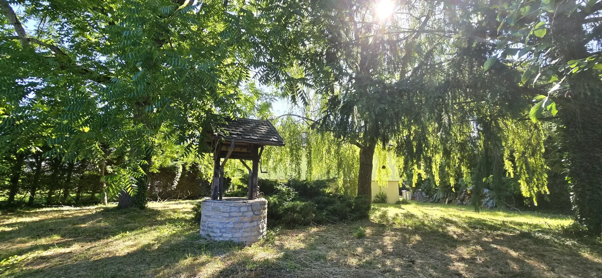 Maison à rénover de 87 m² à Izier proche Dijon avec jardin et garage 