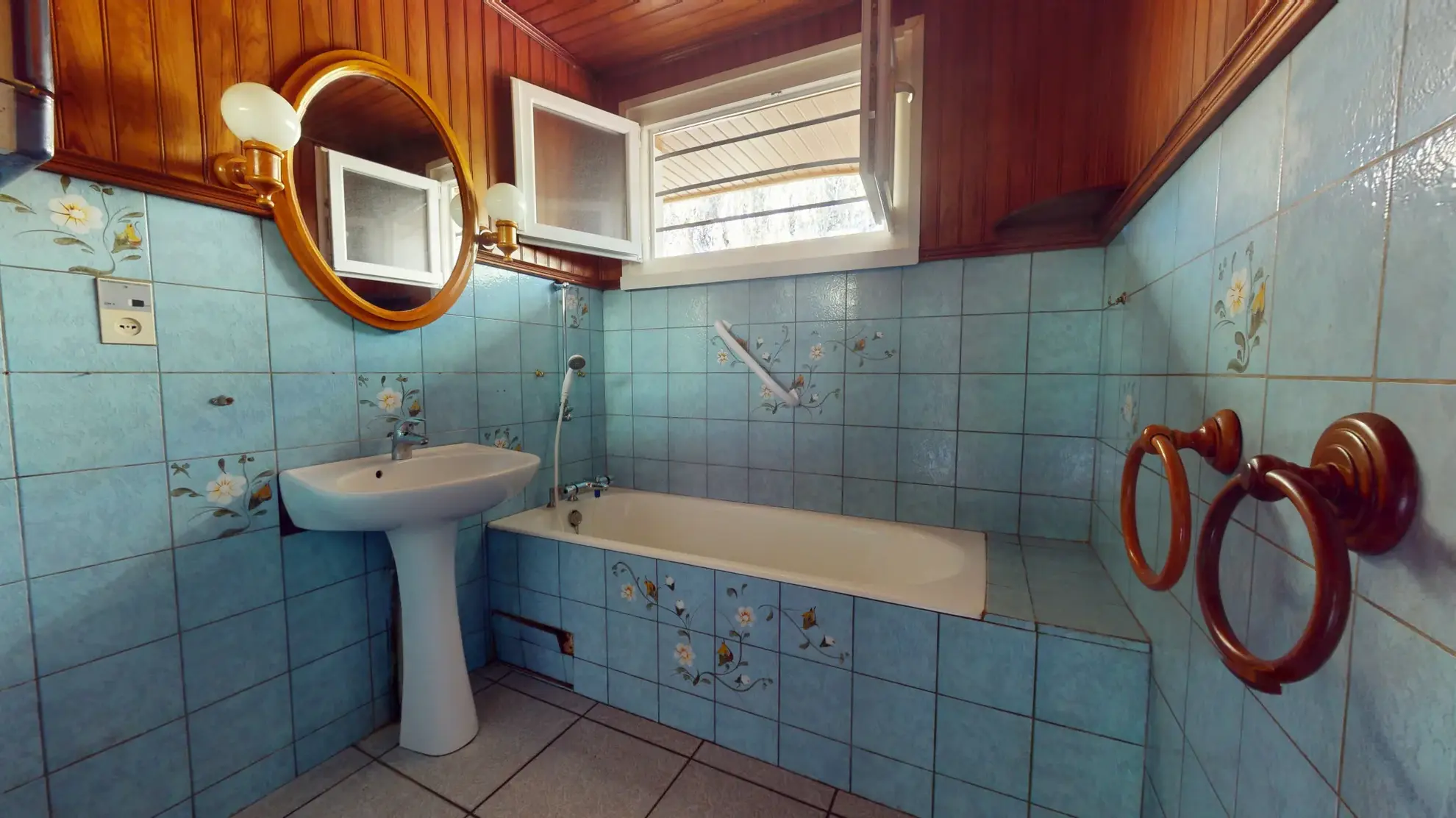 Maison à rénover de 87 m² à Izier proche Dijon avec jardin et garage 