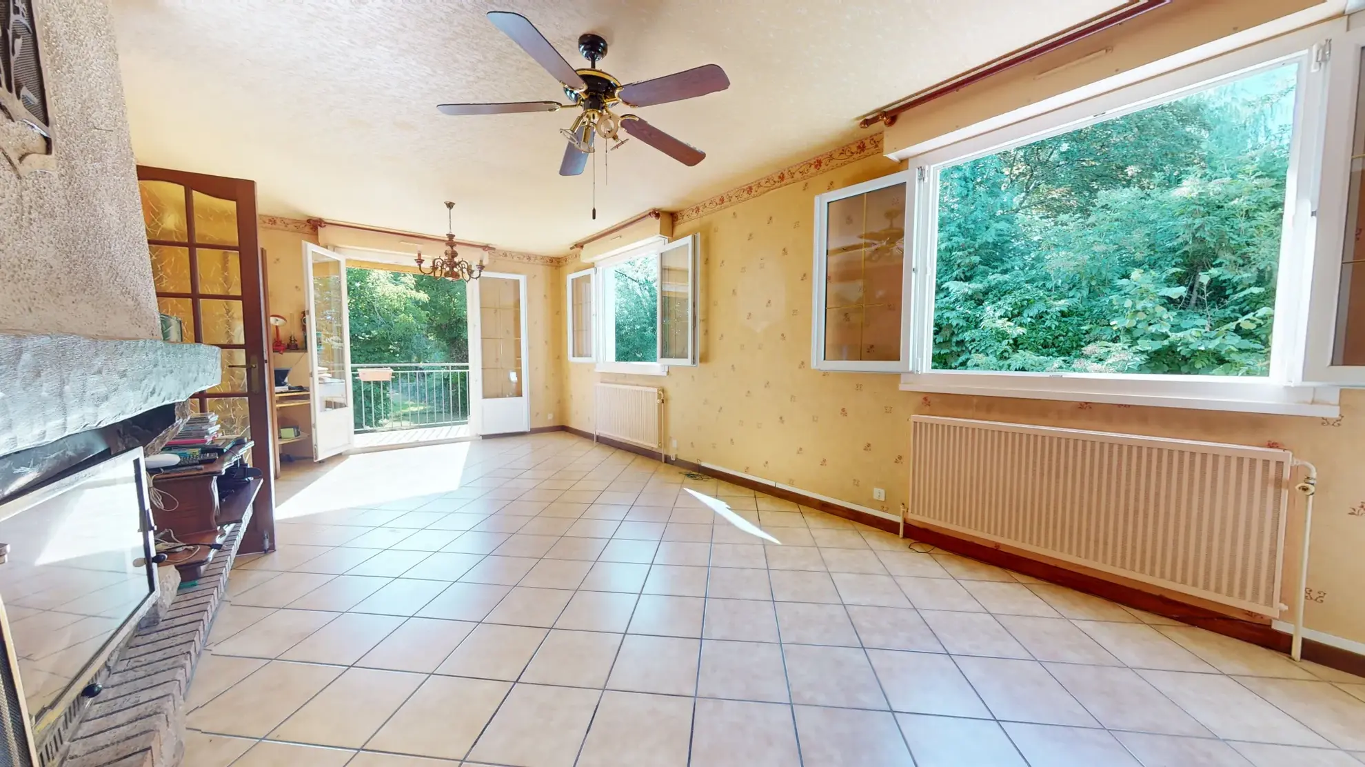 Maison à rénover de 87 m² à Izier proche Dijon avec jardin et garage 