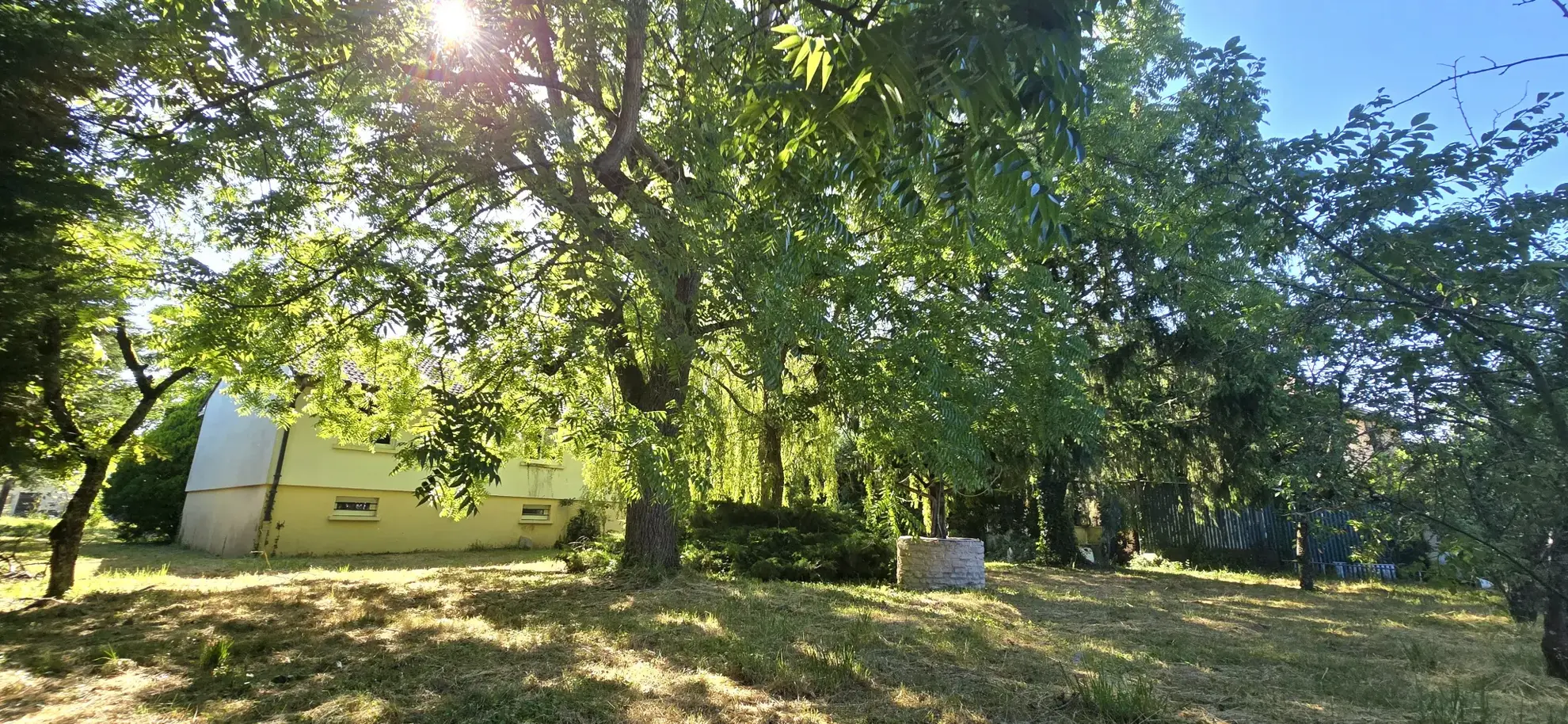 Maison à rénover de 87 m² à Izier proche Dijon avec jardin et garage 