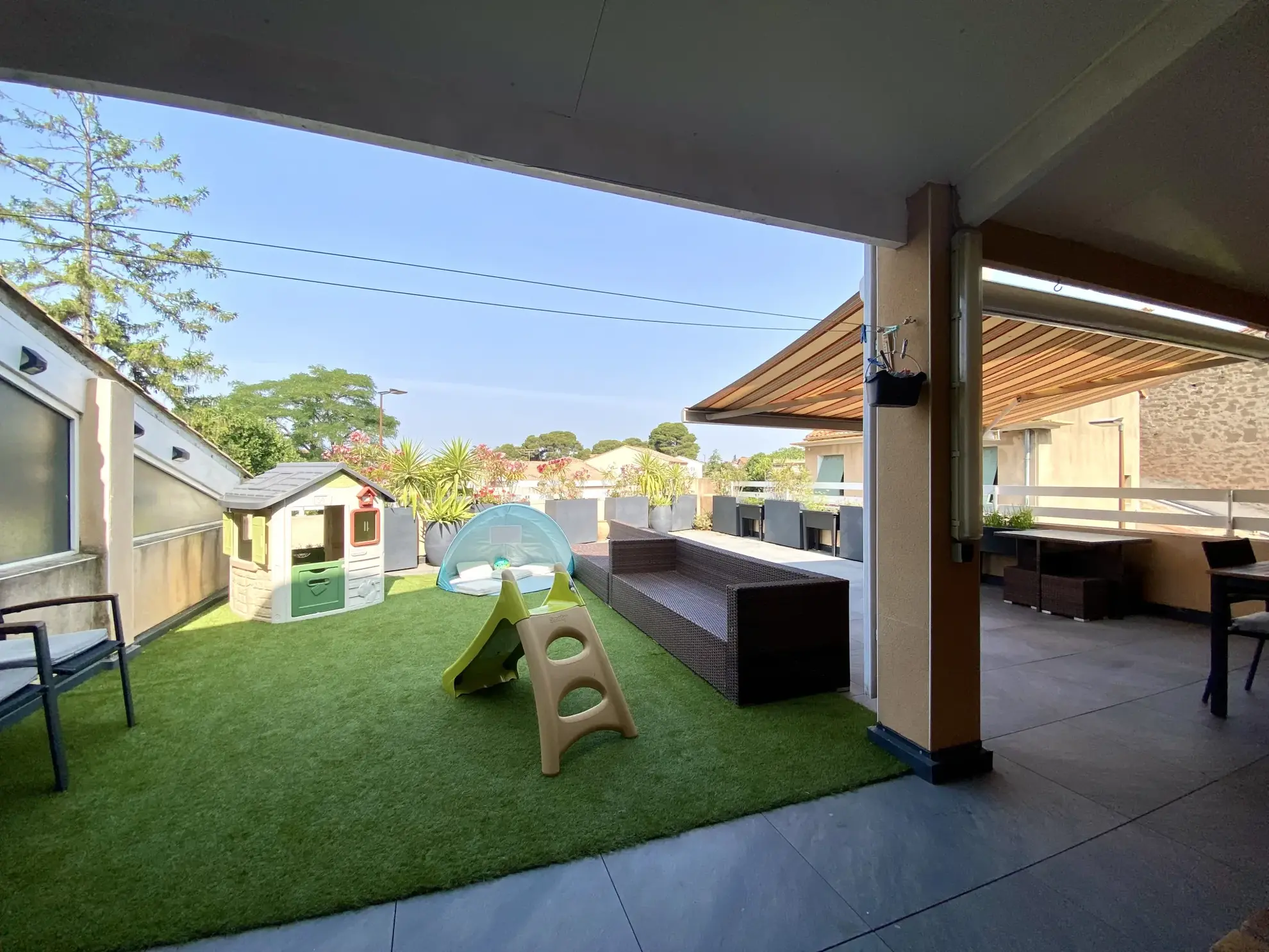 Maison vigneronne avec terrasse et garage à Vias - 3 chambres