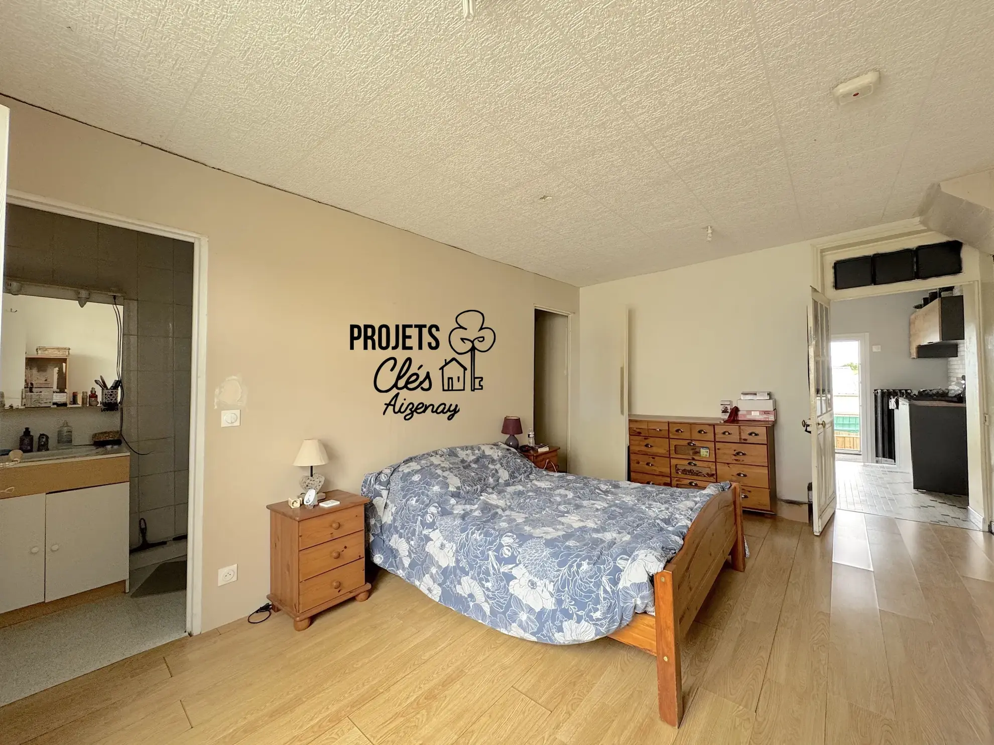 Maison en pierre à Maché avec grenier aménageable et garage - Opportunité à saisir 