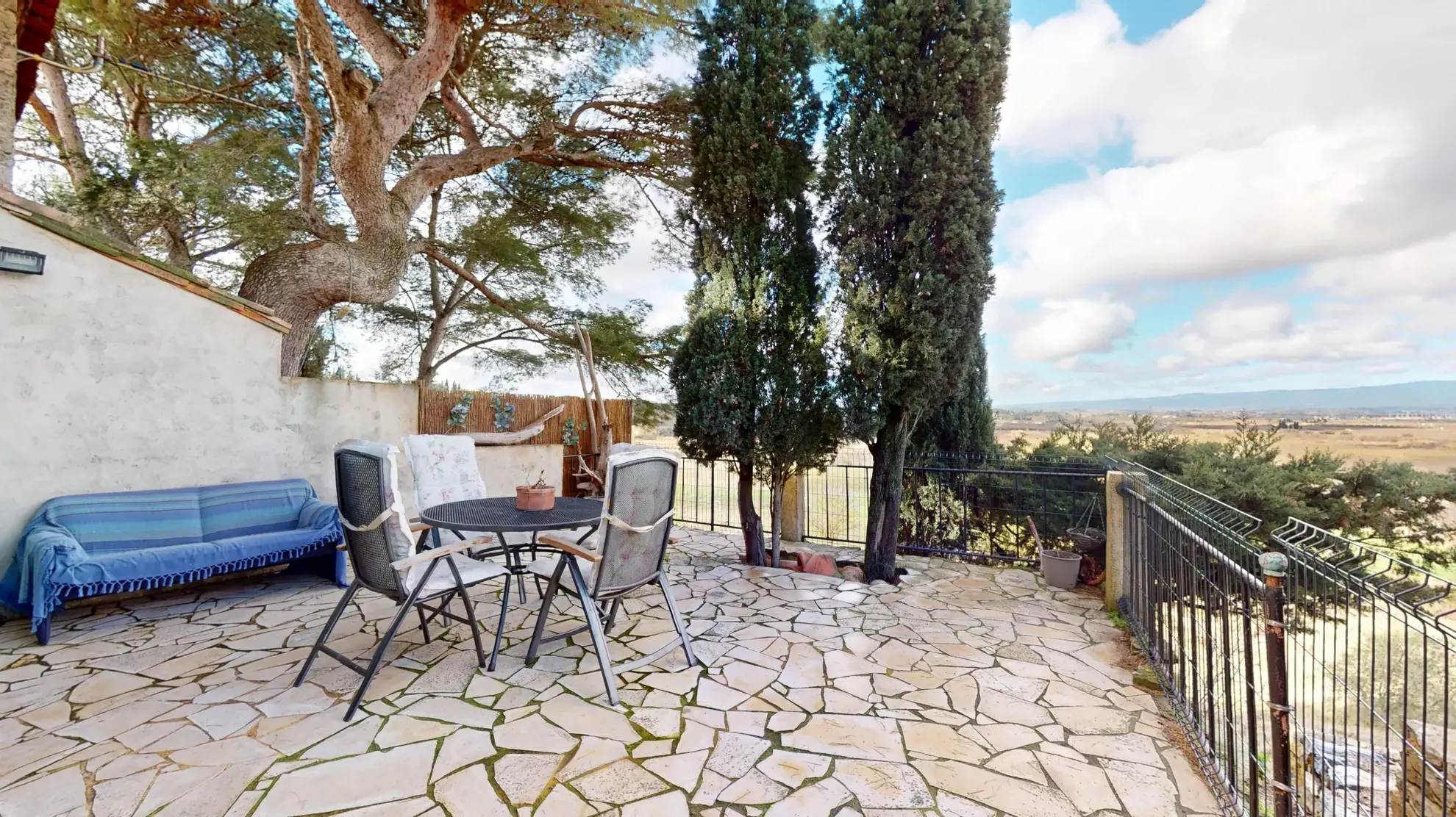 Maison de village en pierres avec vue panoramique à Escales dans les Corbières 