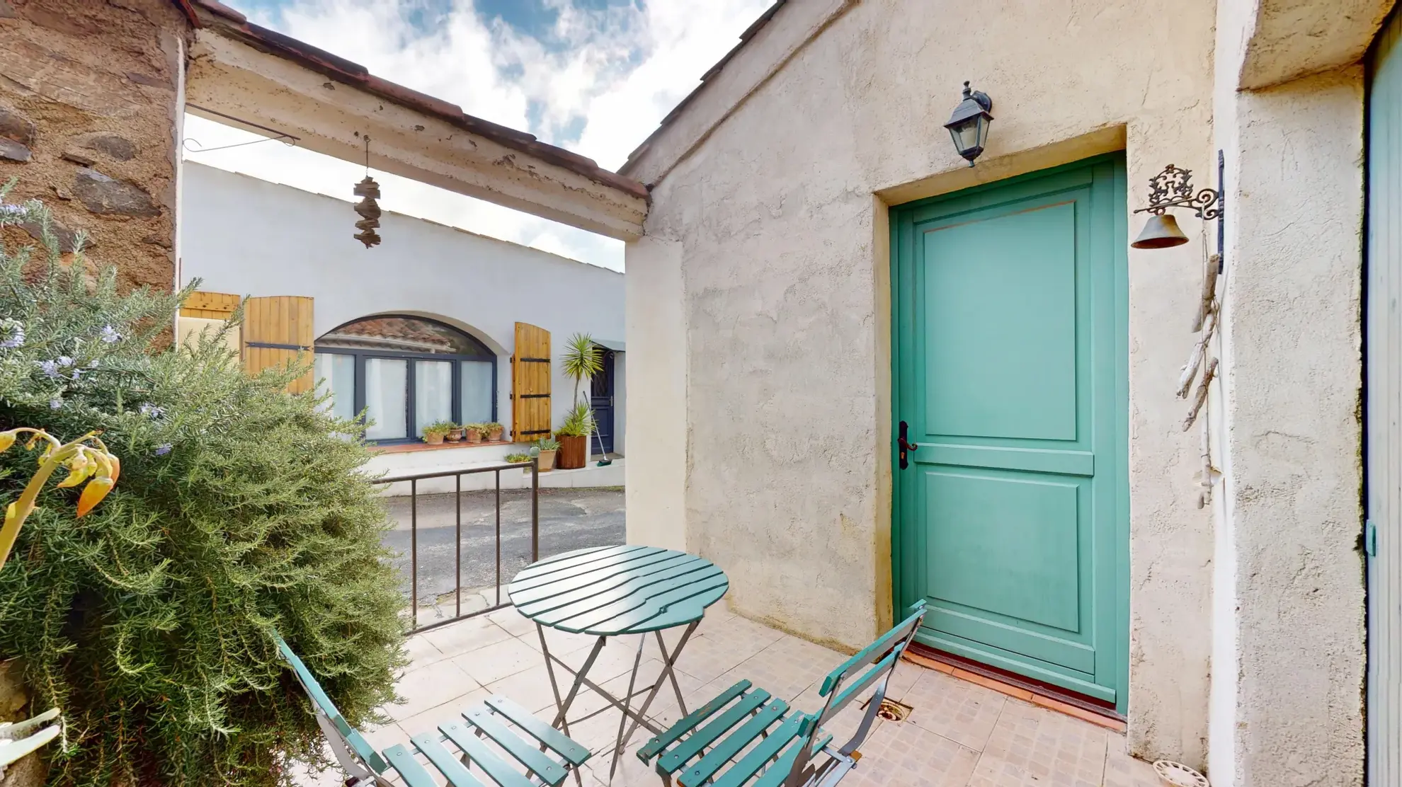 Maison de village en pierres avec vue panoramique à Escales dans les Corbières 