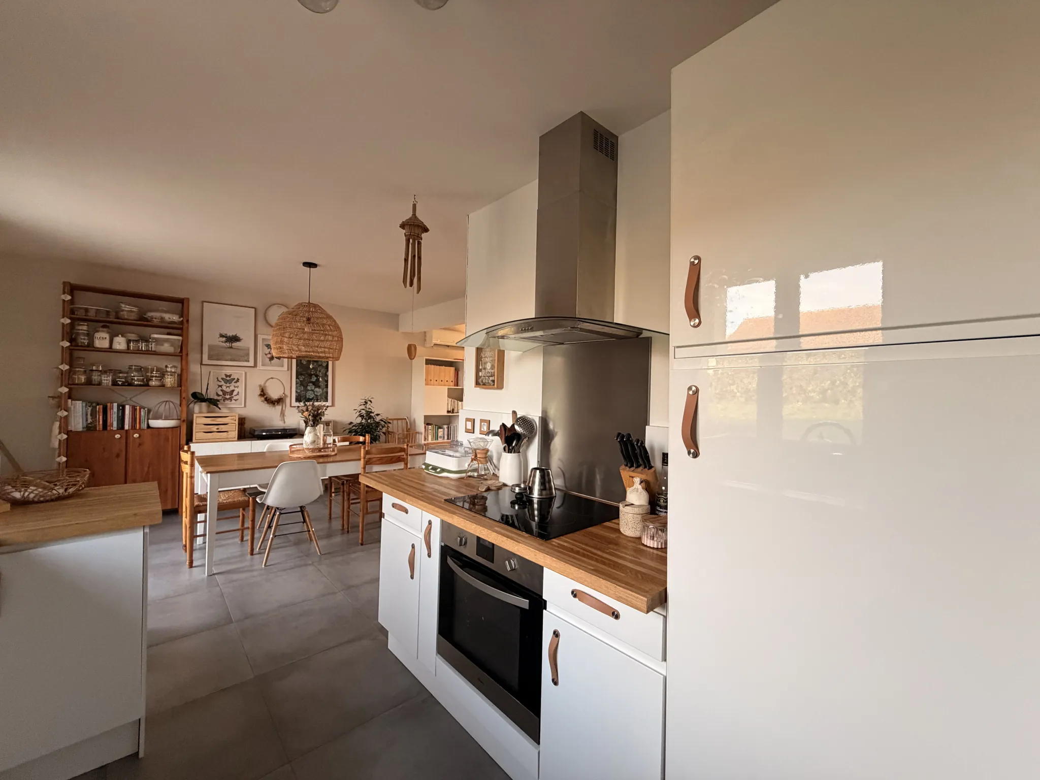 Magnifique pavillon récent avec 3 chambres, jardin et garage à Sainte-Sabine-sur-Longeve