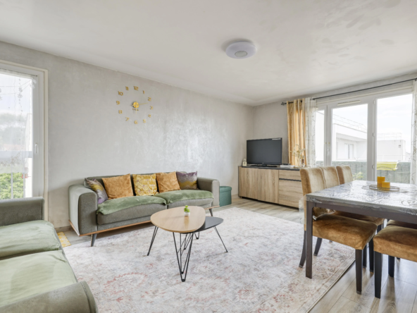 Bel appartement de 73 m² en centre-ville avec balcon et parking sécurisé