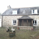 Maison à vendre de 110 m² à Saint-Connan avec jardin et atelier