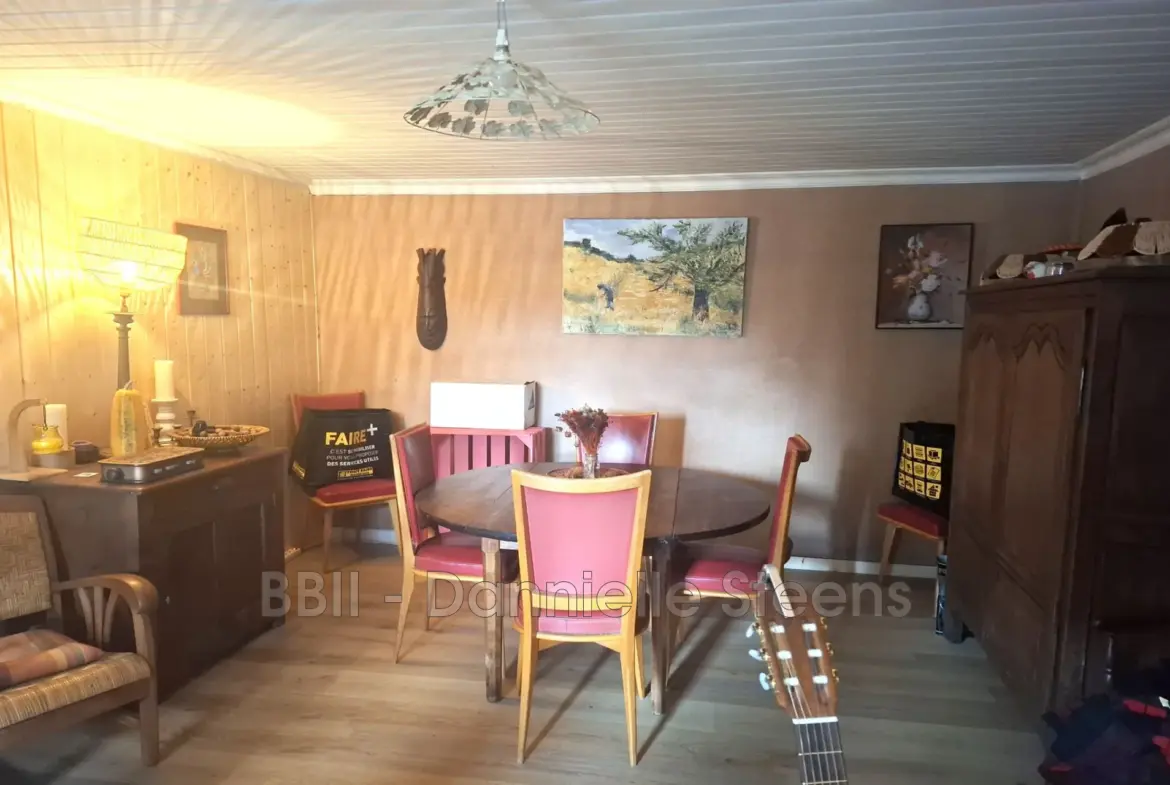 Maison à vendre de 110 m² à Saint-Connan avec jardin et atelier 