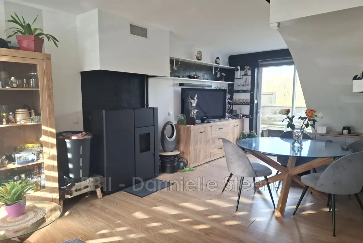 Maison familiale à Quintin, 72 m² avec studio, jardin et rénovation récente en Bretagne 