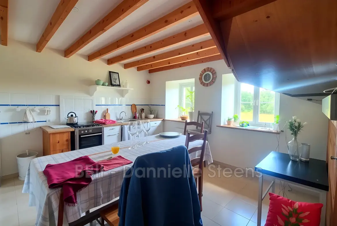 Maison de caractère en pierre du XVIIIème à Quintin en centre Bretagne 