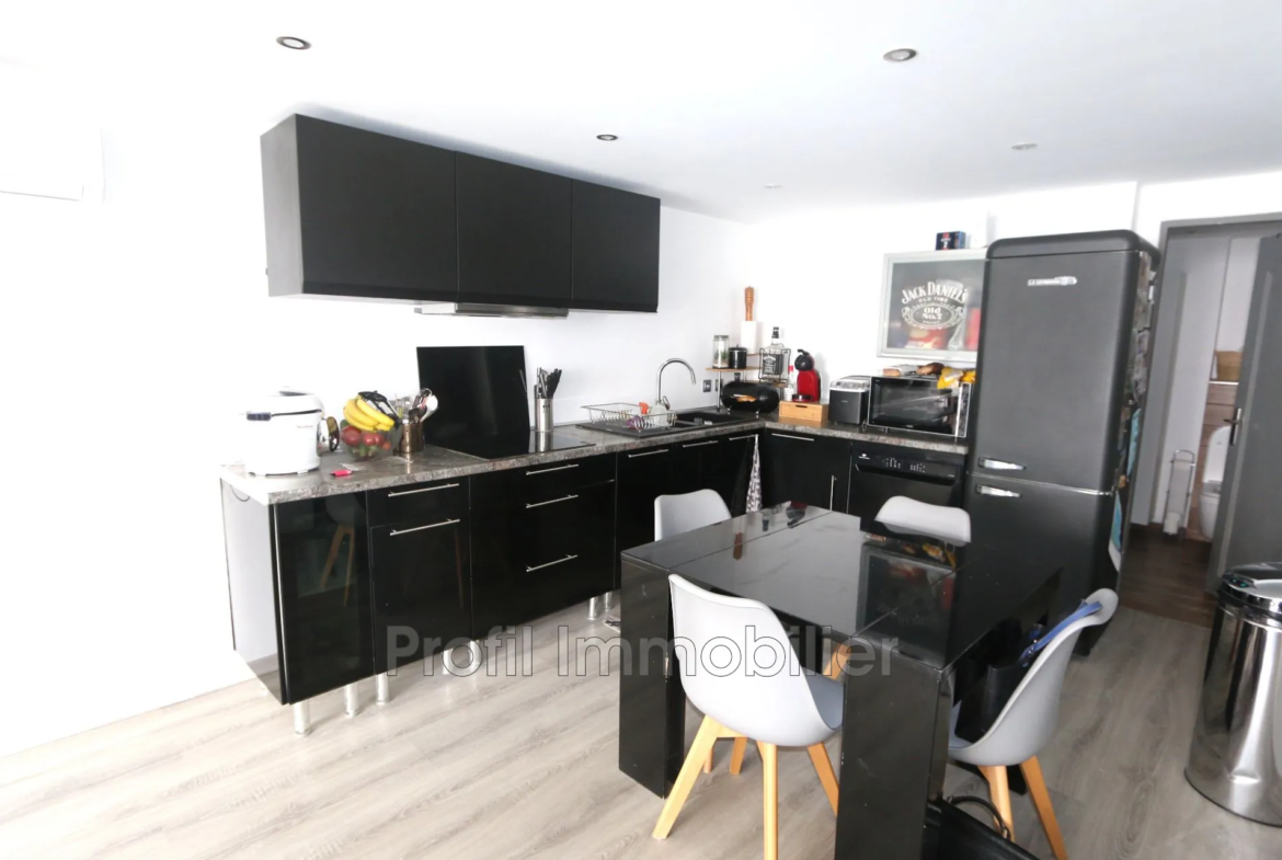 Appartement lumineux avec terrasse de 35 m² à Marsillargues, idéal résidence secondaire 