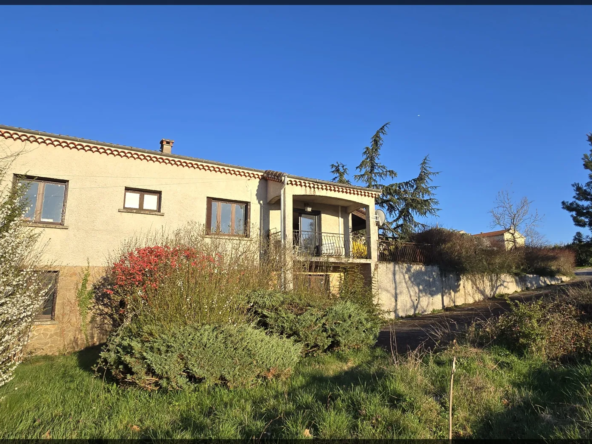 Maison familiale de 180 m² avec grand terrain à Vernoux-en-Vivarais